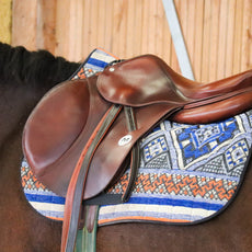 Tapis de selle bleu Chefchaouen sur cheval avec doublure mesh