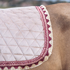 Détail du galon décoratif du tapis de selle Tanger